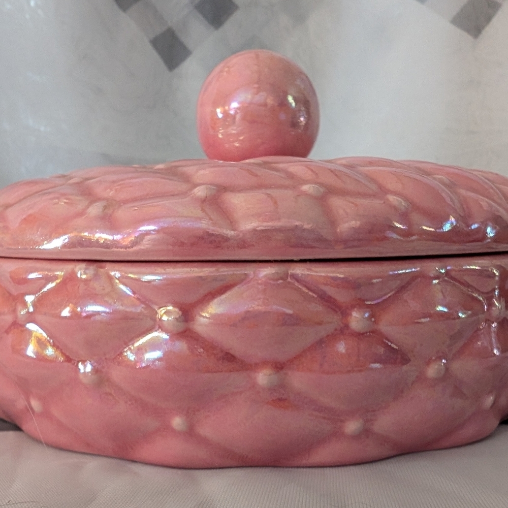 Arnels Ceramic 7” Quilted Round Lidded Dish Powder Jewelry Trinket Vintage